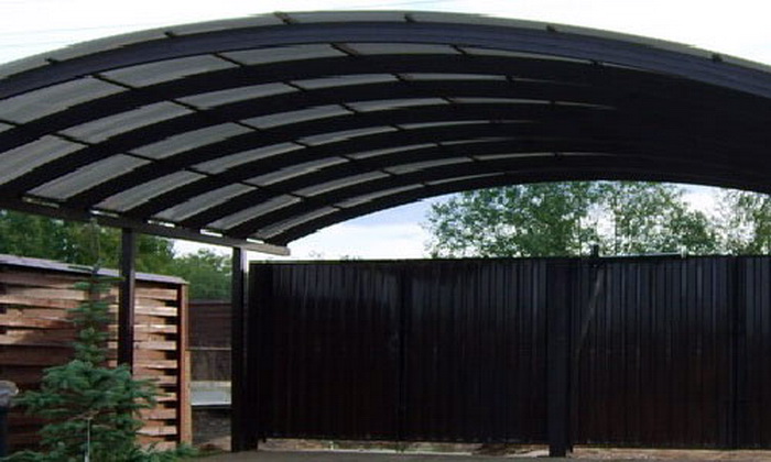 Навес из арочного профнастила