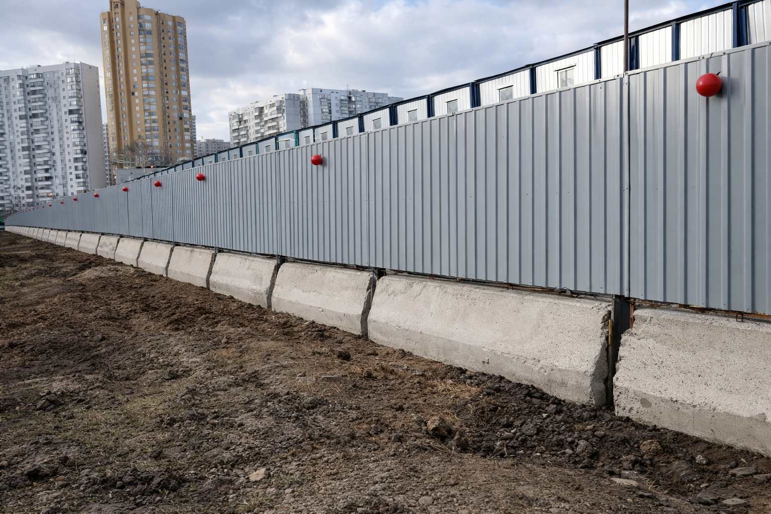 Профнастил для временных и строительных ограждений